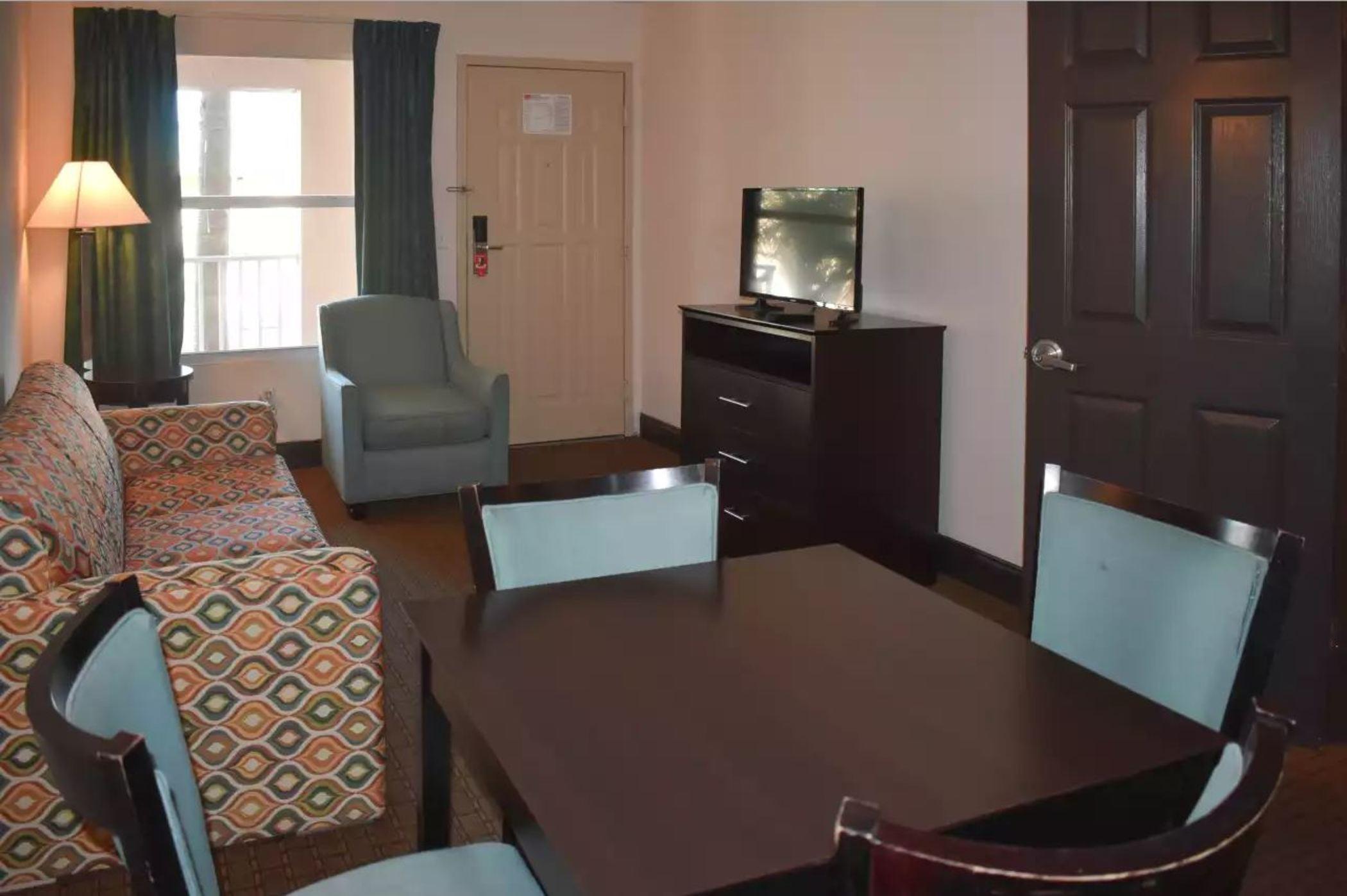 Ramada Limited Clearwater Hotel And Suites Exterior photo