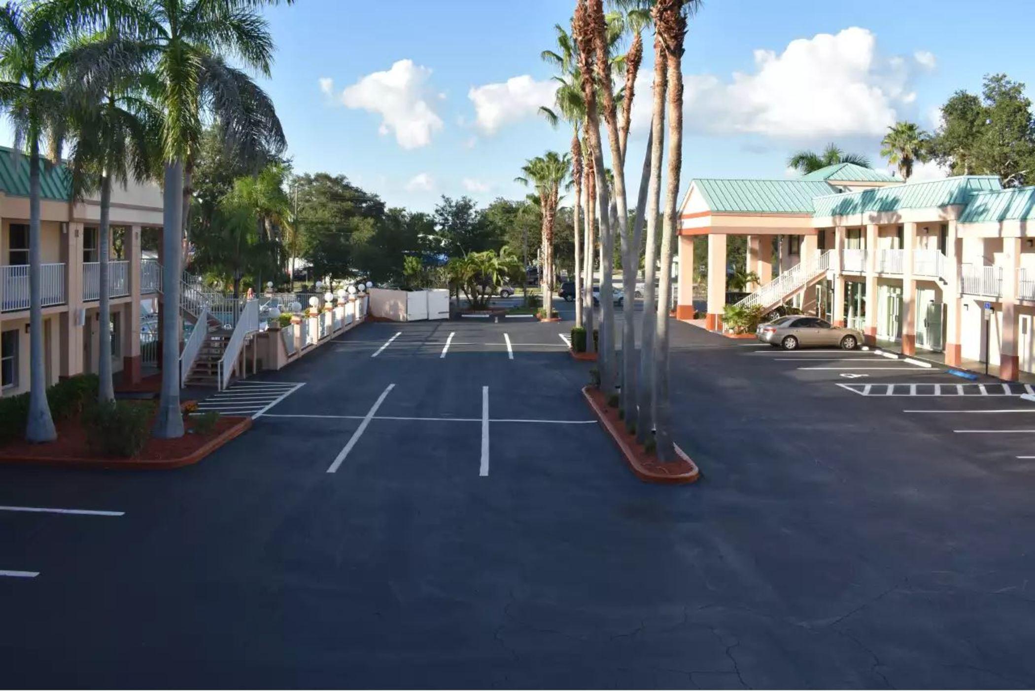 Ramada Limited Clearwater Hotel And Suites Exterior photo