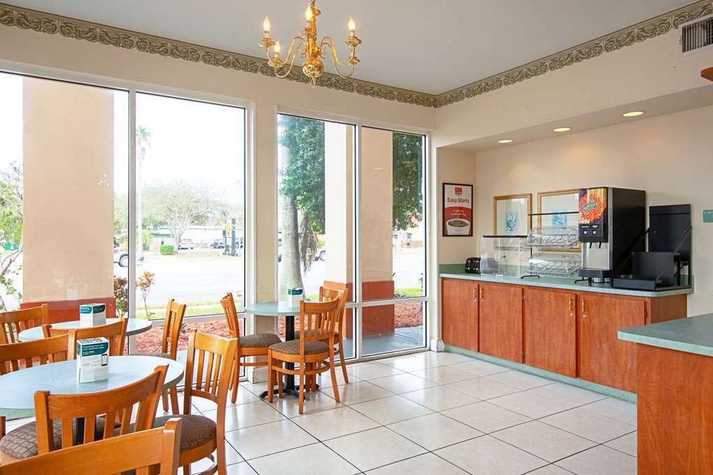 Ramada Limited Clearwater Hotel And Suites Restaurant photo